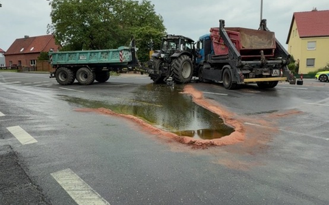 POL-HI: Verkehrsunfall nach Vorfahrtsverstoß fordert zwei Verletzte und hohen Sachschaden - Foto: presseportal.de