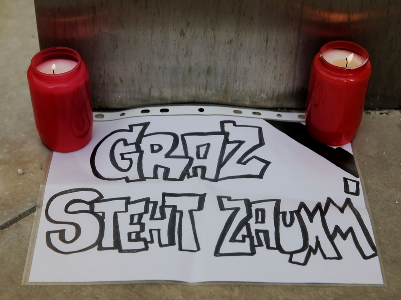 Nach dem Amoklauf von Graz verschärft Österreich das Waffenrecht. (Archivbild) - Foto: Heinz-Peter Bader/AP/dpa