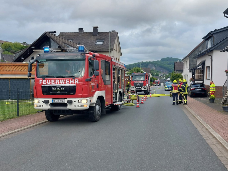 FW Finnentrop: Brand eines Holzschuppens in Finnentrop-Heggen - Foto: presseportal.de