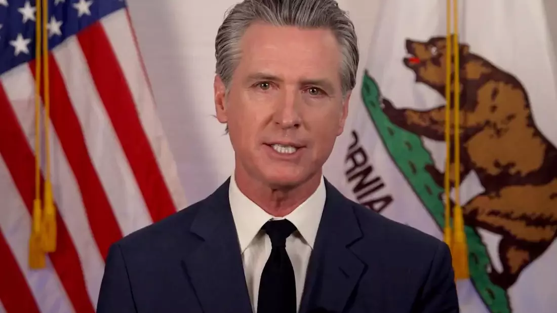Kaliforniens Gouverneur Newsom holte zum Rundumschlag gegen Trump aus. - Bild: Uncredited/Office of California Governor/AP/dpa