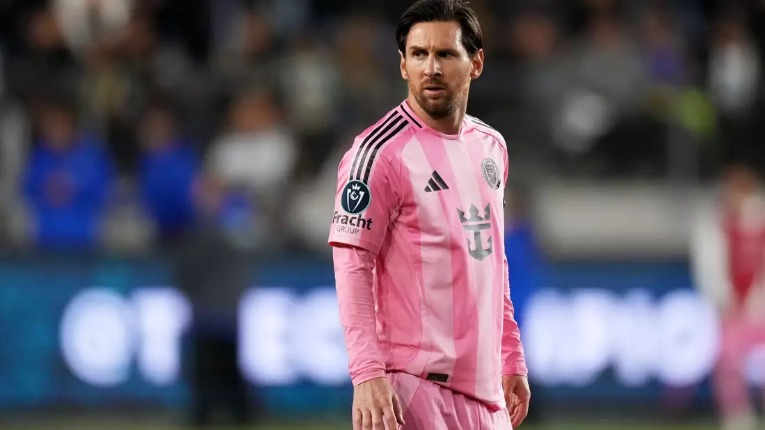 Lionel Messi bestreitet mit Inter Miami das Auftaktspiel. - Bild: Mark J. Terrill/AP/dpa