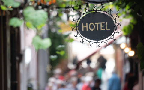 Der späte Ostertermin hat im April für ein deutliches Plus bei den Übernachtungszahlen in Hotels und anderen Beherbergungsbetrieben in Deutschland gesorgt. - Foto: Sebastian Gollnow/dpa Der späte Ostertermin hat im April für ein deutliches Plus bei den Übernachtungszahlen in Hotels und anderen Beherbergungsbetrieben in Deutschland gesorgt. - Foto: Sebastian Gollnow/dpa