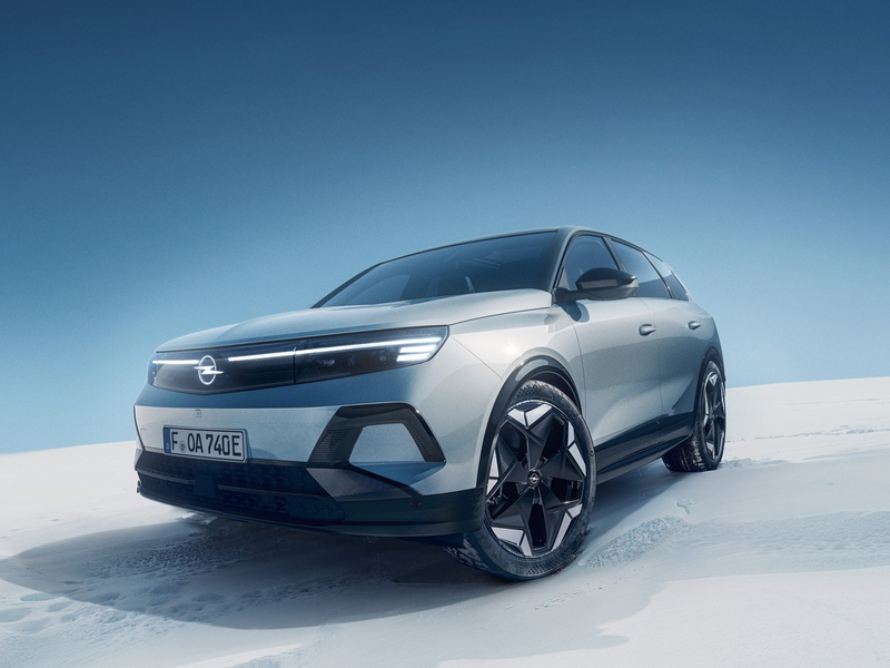 Auf neuen Wegen: Der Opel Grandland Electric mit Allradantrieb - Foto: presseportal.de