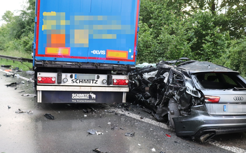 POL-HX: Tödlicher Verkehrsunfall auf der B252 - Straße über mehrere Stunden gesperrt - Foto: presseportal.de