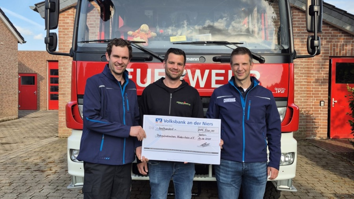 FW Uedem: Löscheinheit Keppeln unterstützt das Stehaufmännchen Niederrhein - Spende für gemeinsame Lichtblicke von betroffenen Familien - Foto: presseportal.de