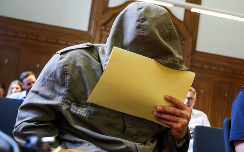 Abu Walaa, verurteilter IS-Terrorist und früherer IS-Statthalter in Deutschland, scheitert mit Klage gegen seine Ausweisung. - Foto: Christoph Reichwein/dpa