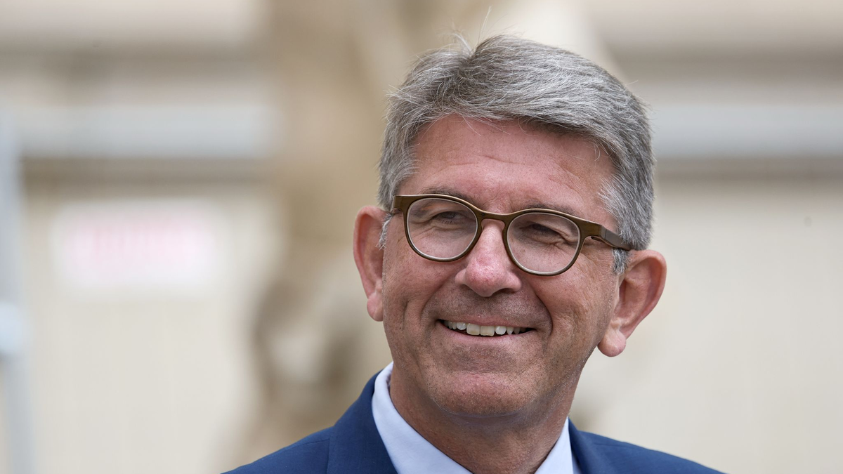 Wolfram Weimer, Staatsminister für Kultur und Medien, ist parteilos, aber nicht ohne politische Verortung. - Foto: Hannes P. Albert/dpa