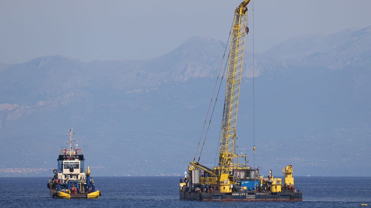 Das Wrack der «Bayesian» liegt tief auf dem Meeresboden - die Bergung gilt als technisch aufwendig. (Archivbild) - Foto: Alberto Lo Bianco/IPA via ZUMA Press/dpa