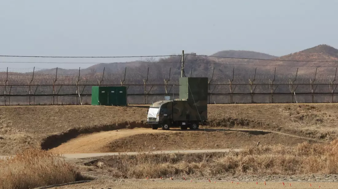 Nachdem Südkoreas Militär seine Propaganda-Lautsprecher entlang der Grenze abgebaut hat, reagiert Nordkorea nun. (Archivbild) - Bild: Ahn Young-joon/AP/dpa