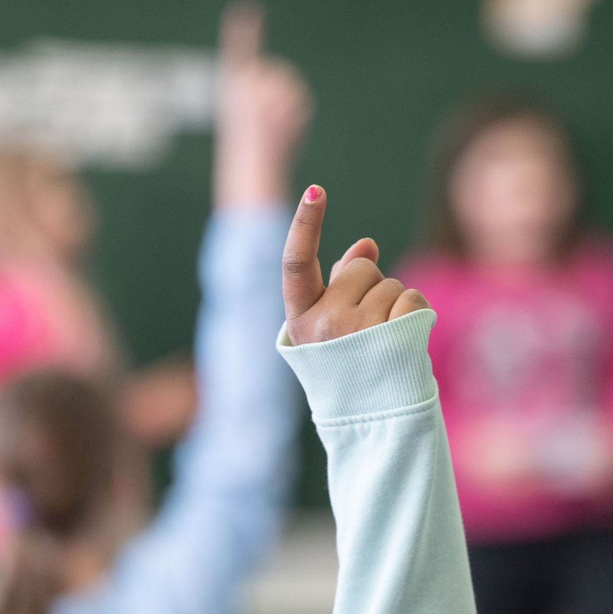 Lehrkäfte und Eltern sollten sich bewusst sein, dass der Unterschied in der Matheleistung erst mit dem formalen Lernen beginnt. (Archivbild)  - Foto: Marijan Murat/dpa/dpa-tmn