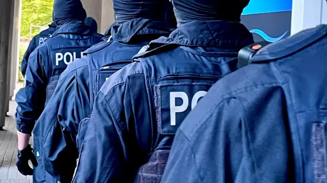 BPOLD-BBS: Urkundenkriminalität - Bundespolizei nimmt Fälscherring in Hamburg hoch und verhaftet vier Bandenmitglieder - Bild: presseportal.de