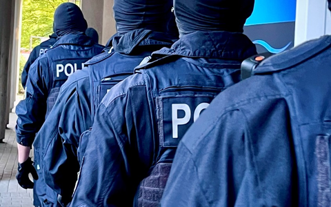 BPOLD-BBS: Urkundenkriminalität - Bundespolizei nimmt Fälscherring in Hamburg hoch und verhaftet vier Bandenmitglieder - Foto: presseportal.de