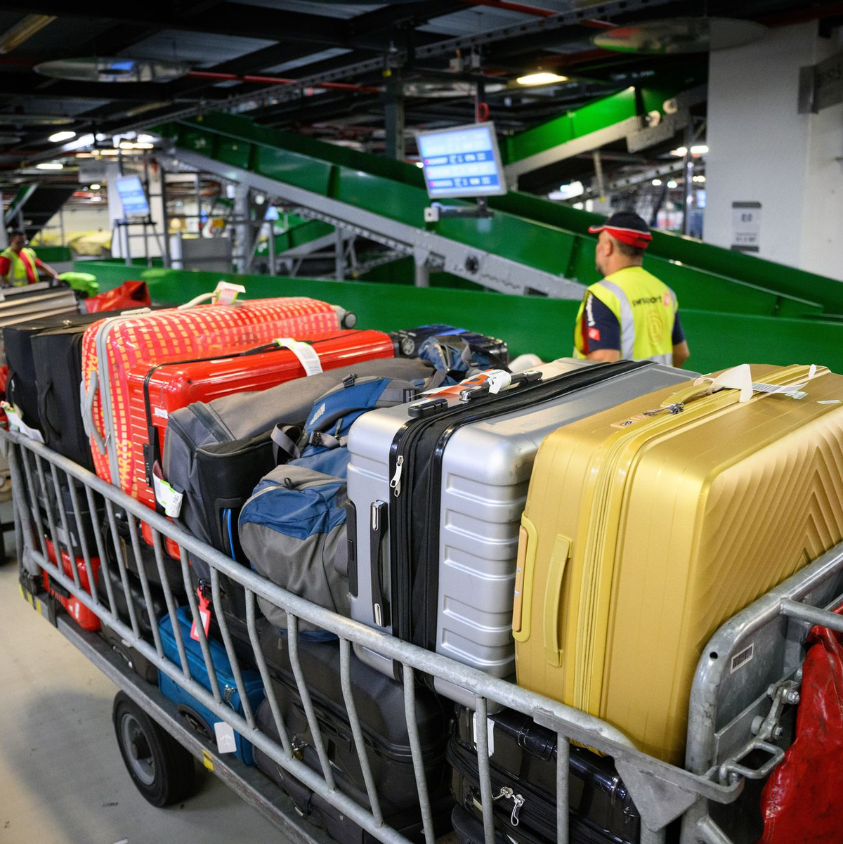 Langfristig sinkt die Zahl fehlgeleiteter Koffer (Archivbild) - Foto: Bernd von Jutrczenka/dpa