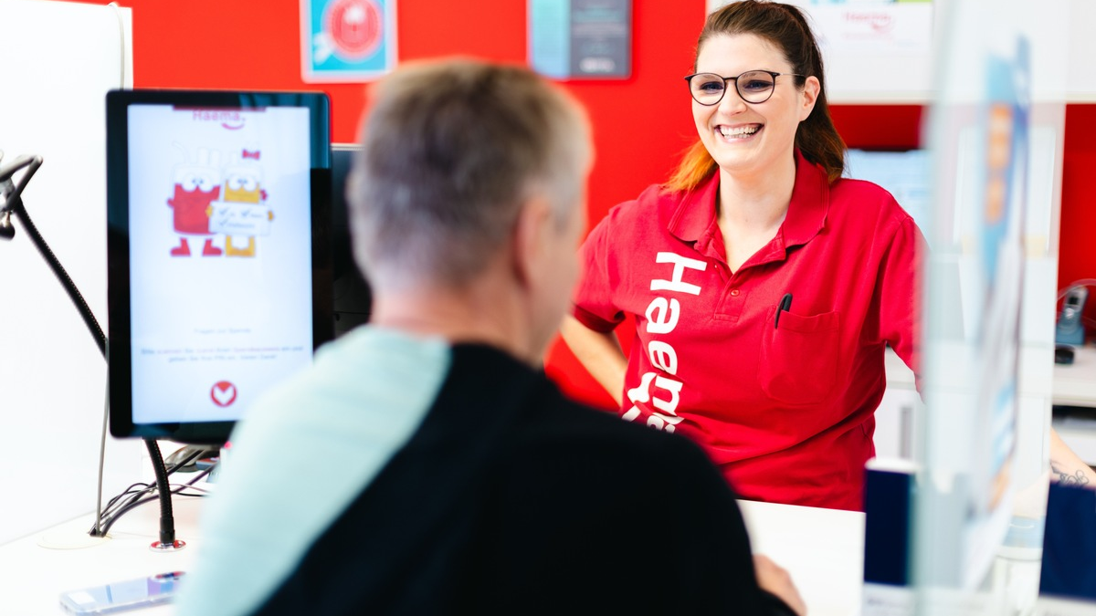 Haema feiert Spenderinnen und Spender am Weltblutspendetag und ruft zur Spende auf / Blutspenden als Heldentat im Alltag - Foto: presseportal.de