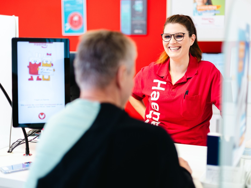 Haema feiert Spenderinnen und Spender am Weltblutspendetag und ruft zur Spende auf / Blutspenden als Heldentat im Alltag - Foto: presseportal.de