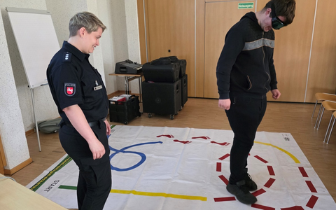 POL-EL: Meppen - Verkehrssicherheitstag - Fokus auf landwirtschaftliche Fahrzeuge - Foto: presseportal.de POL-EL: Meppen - Verkehrssicherheitstag - Fokus auf landwirtschaftliche Fahrzeuge - Foto: presseportal.de