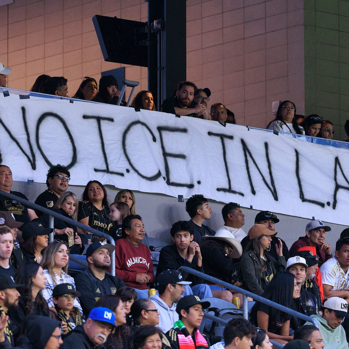 Auch im Fußball regt sich Protest gegen die Trump-Politik. - Foto: Javier Rojas/PI via ZUMA Press Wire/dpa