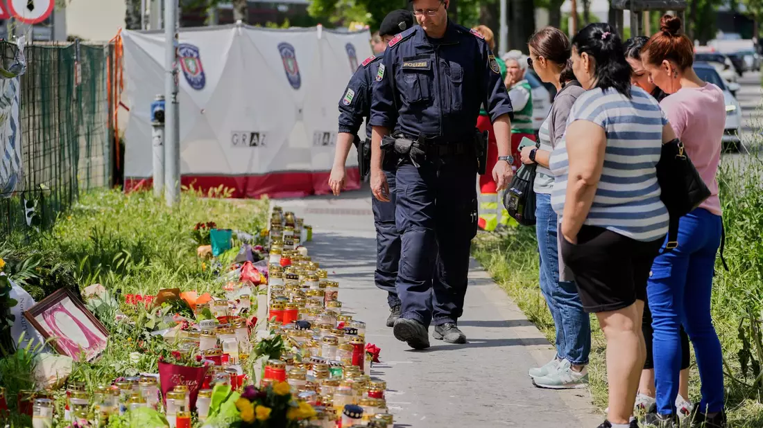 Die Behörden geben weitere Einzelheiten zum Amokläufer bekannt. - Bild: Darko Bandic/AP/dpa