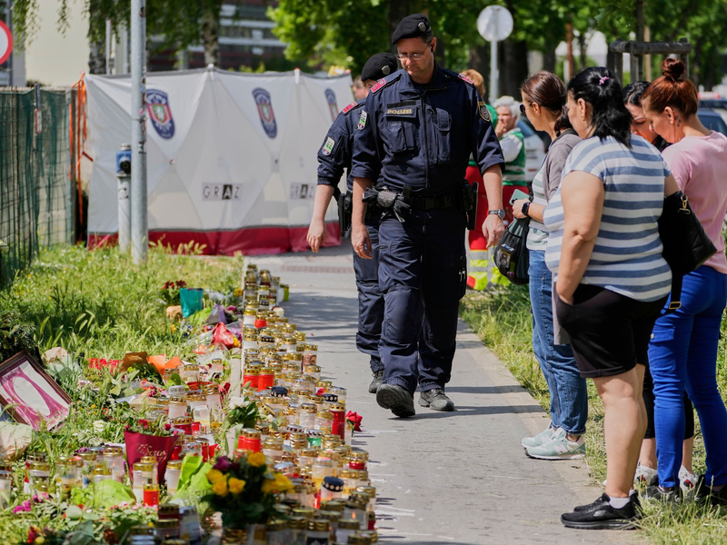 Die Behörden geben weitere Einzelheiten zum Amokläufer bekannt. - Foto: Darko Bandic/AP/dpa