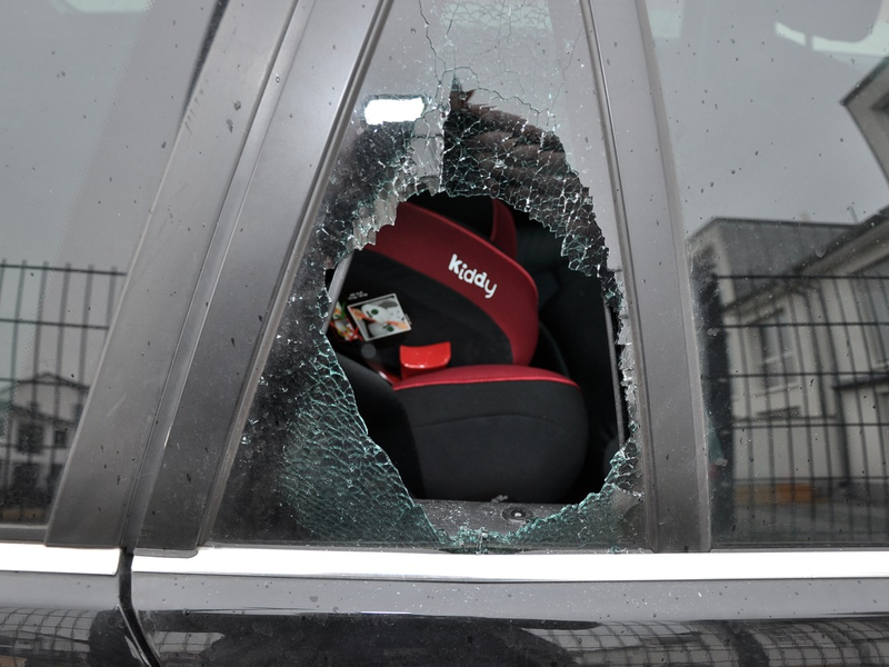 POL-ME: Autos aufgebrochen: Reihenweise Scheiben eingeschlagen - 2507133 - Foto: presseportal.de