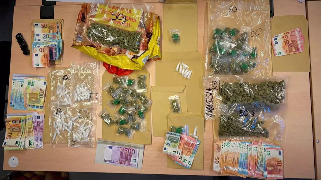 POL-HB: Nr.: 0380 --Mutmaßliche Drogenhändler gestellt-- - Bild: presseportal.de