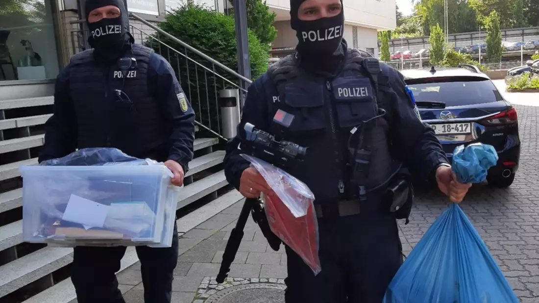 BPOLD-BBS: Fortschreibung Pressemitteilung Urkundenkriminalität - Bundespolizei nimmt Fälscherring in Hamburg hoch und verhaftet vier mutmaßliche Bandenmitglieder - Bild: presseportal.de