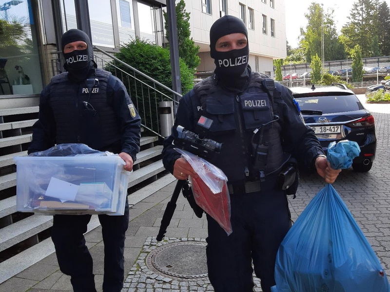 BPOLD-BBS: Fortschreibung Pressemitteilung Urkundenkriminalität - Bundespolizei nimmt Fälscherring in Hamburg hoch und verhaftet vier mutmaßliche Bandenmitglieder - Foto: presseportal.de