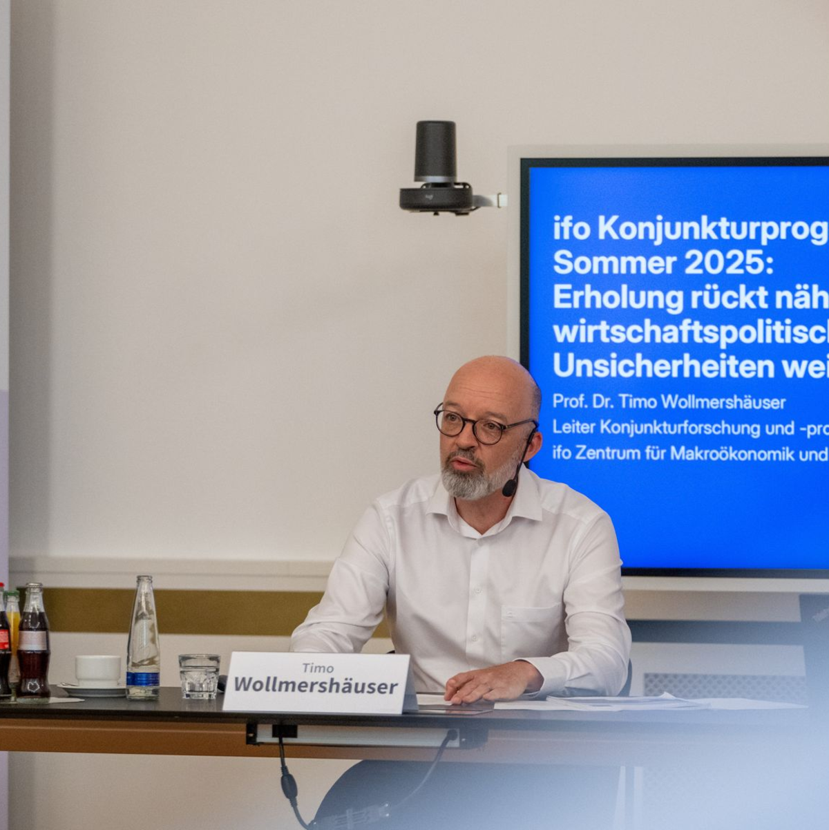 Ifo-Konjunkturchef ist für 2026 optimistisch. Die längerfristigen Wachstumsperspektiven jedoch bleiben mau. - Foto: Leonie Asendorpf/dpa