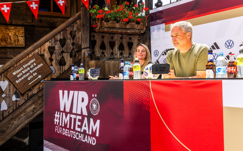 Bundestrainer Wück nimmt noch etliche Vize-Europameisterinnen von 2022 mit zur EM in die Schweiz. - Foto: Philipp von Ditfurth/dpa