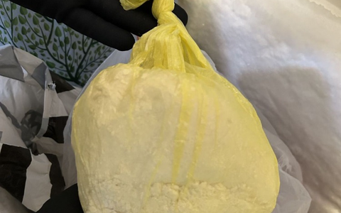 ZOLL-H: Gemeinsame Presseerklärung Staatsanwaltschaft Aurich / Zollfahndungsamt Hannover - Durchsuchungen im Drogenmilieu bei Aurich - Sicherstellung von 1 kg Amphetamin, 1 kg Cannabis und 10.000 Euro Bargeld - Foto: presseportal.de