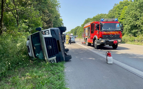 FW Alpen: Verkehrsunfall auf der A 57 - Foto: presseportal.de