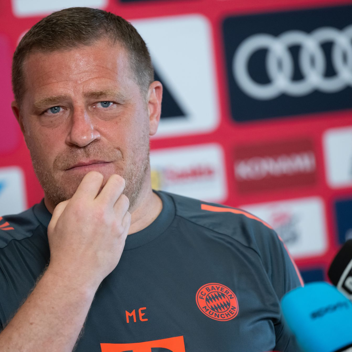 Max Eberl spricht in Orlando über Transferaufgaben und Transferpläne. - Foto: Sven Hoppe/dpa