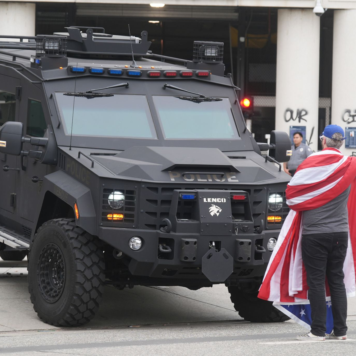 Newsom hatte Trumps Schritt scharf kritisiert. - Foto: Damian Dovarganes/AP/dpa
