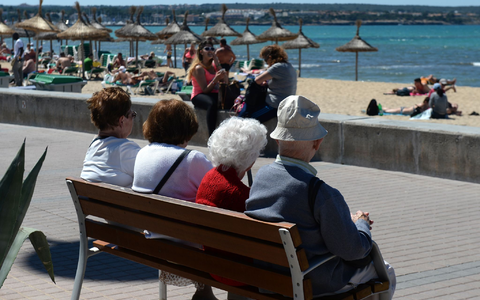 44 Prozent eines Babyboomer-Jahrgangs gehen vorzeitig in Rente und haben Zeit zum Beispiel fürs Reisen. (Archivbild) - Foto: Jens Kalaene/dpa 44 Prozent eines Babyboomer-Jahrgangs gehen vorzeitig in Rente und haben Zeit zum Beispiel fürs Reisen. (Archivbild) - Foto: Jens Kalaene/dpa