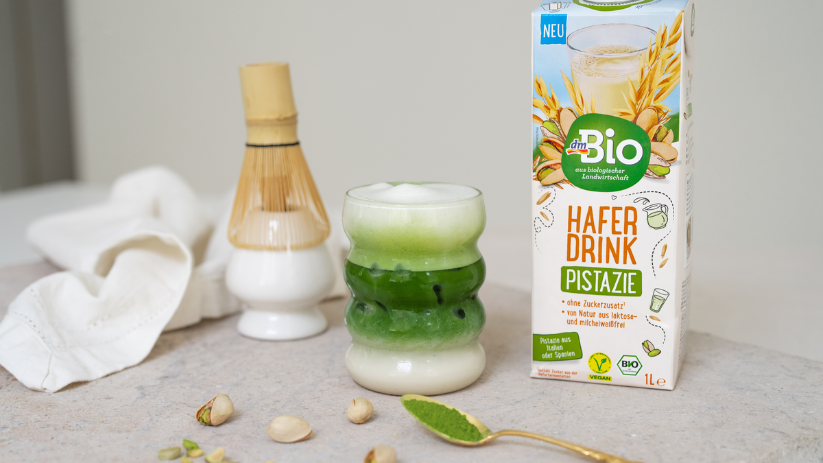 dmBio Haferdrink Pistazie - Foto: dm/studiosoco über pressetext.de