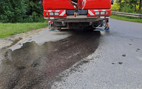 FW Stockach: G1 Ölspur außerorts - Foto: presseportal.de