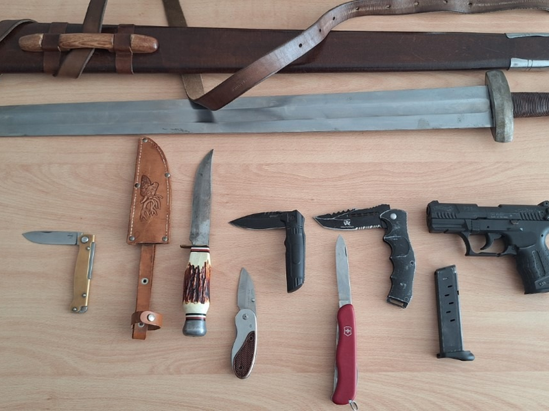 POL-KI: 250613.1 Kiel / Preetz: Waffenkontrollen im Stadtteil Gaarden und am Bahnhof Kiel und Preetz - Foto: presseportal.de