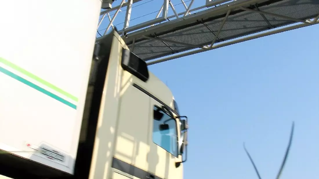 HZA-AC: Polnische Spedition schuldet Maut in 48 Fällen / Aachener Zoll greift auf A 4 zu - Bild: presseportal.de