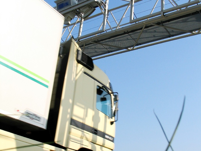 HZA-AC: Polnische Spedition schuldet Maut in 48 Fällen / Aachener Zoll greift auf A 4 zu - Foto: presseportal.de