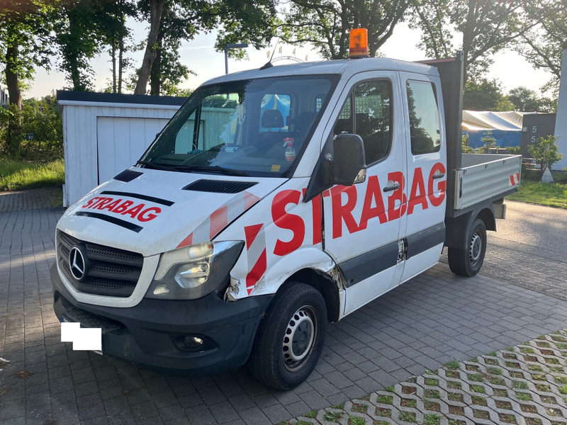 POL-CUX: Verkehrsunfallflucht in Nordholz - Fahrzeug erheblich beschädigt - Zeugenaufruf (Foto im Anhang) - Foto: presseportal.de