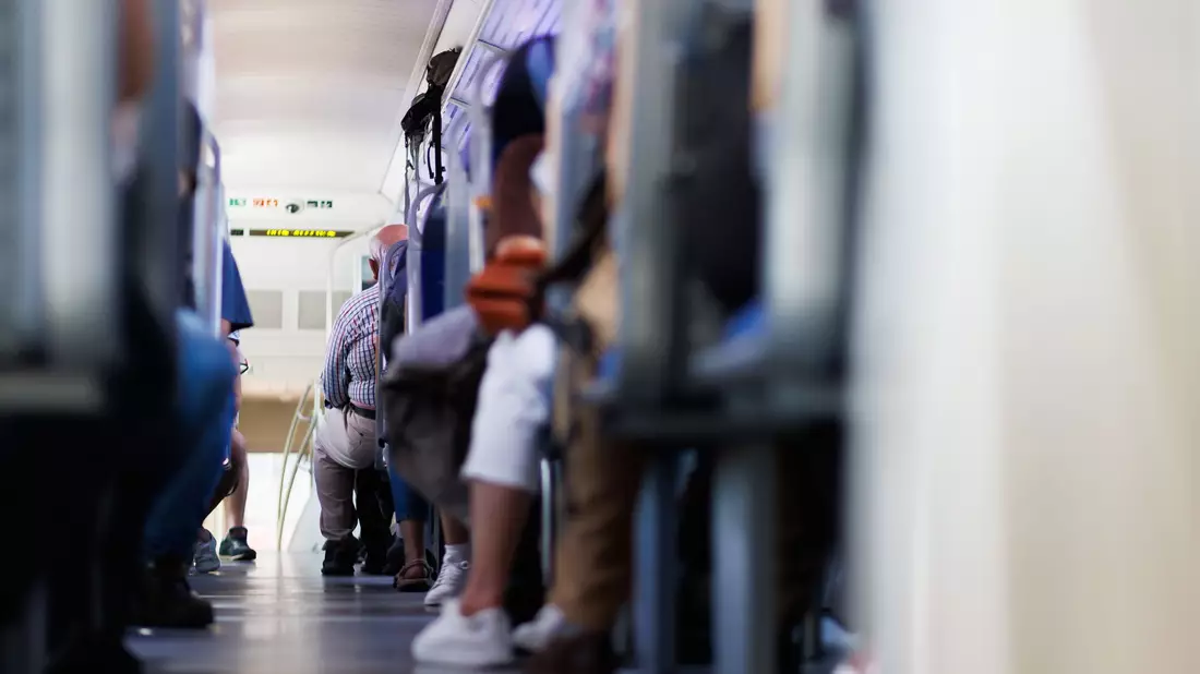  Die Deutsche Bahn will die Familienreservierung ab dem 15. Juni nicht mehr anbieten. (Archivbild) - Bild: Philipp von Ditfurth/dpa