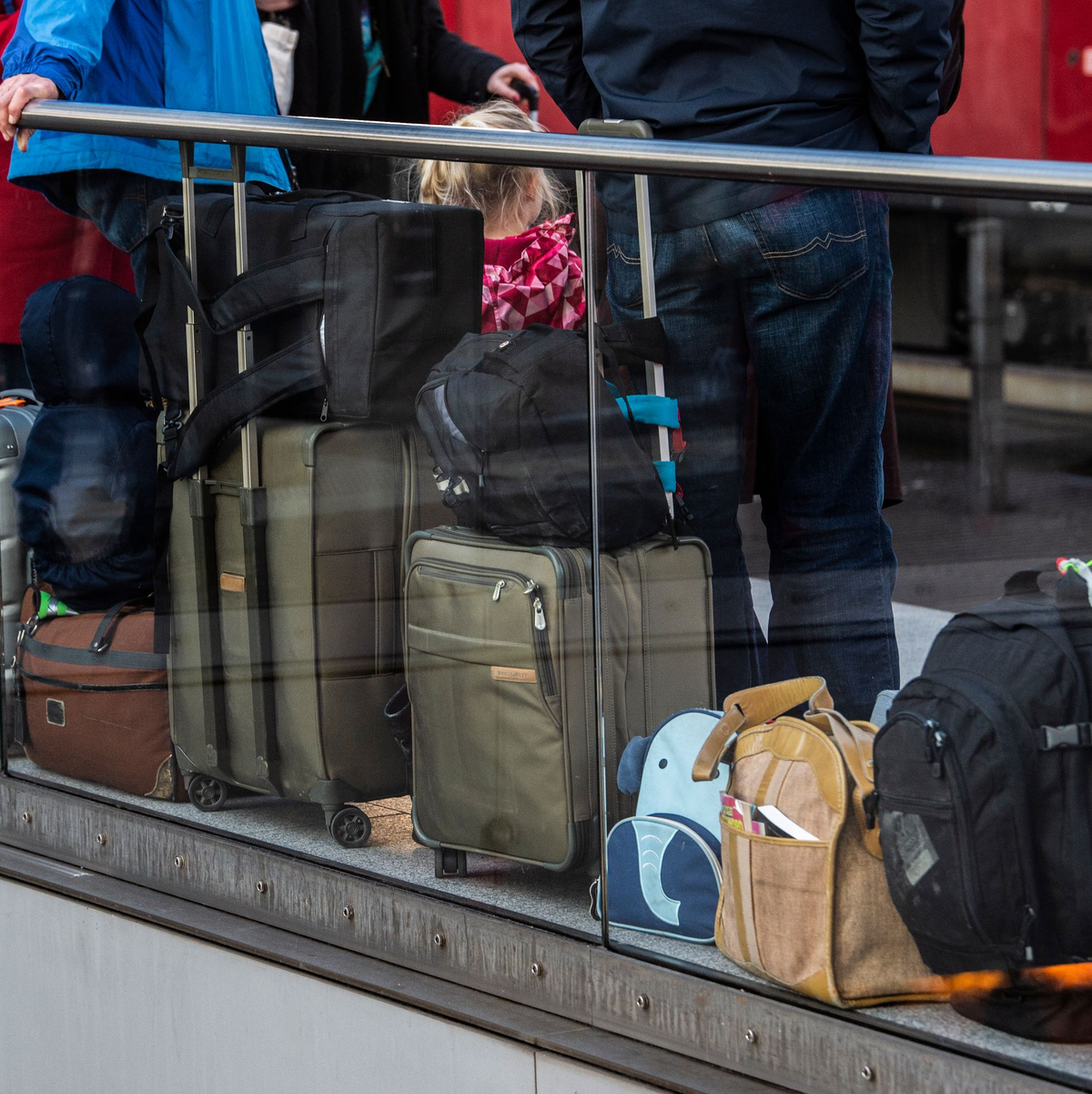 Kinder bis 14 Jahre fahren in Begleitung zwar kostenlos mit der Bahn, für ihre Sitzplatzreservierungen gilt das aber nicht mehr (Archivbild). - Foto: Paul Zinken/dpa