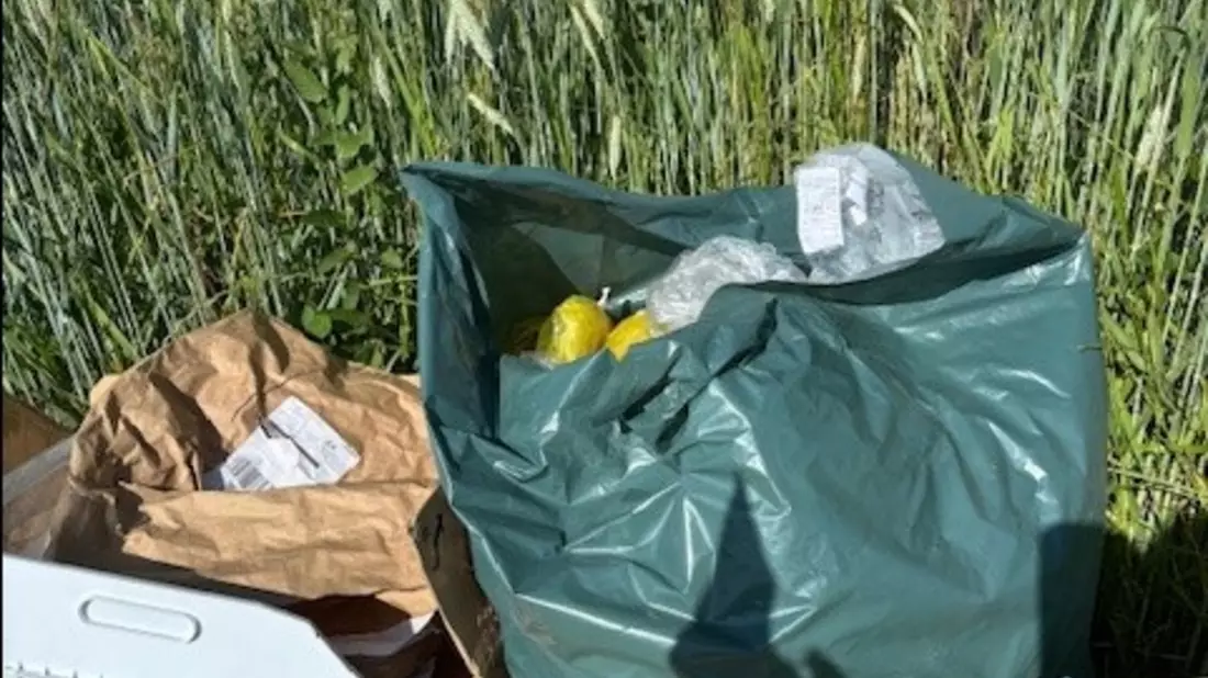 POL-UL: (GP) Göppingen - Unerlaubte Müllentsorgung / Ein Zeuge fand am Donnerstag illegal entsorgten Müll bei Göppingen. - Bild: presseportal.de