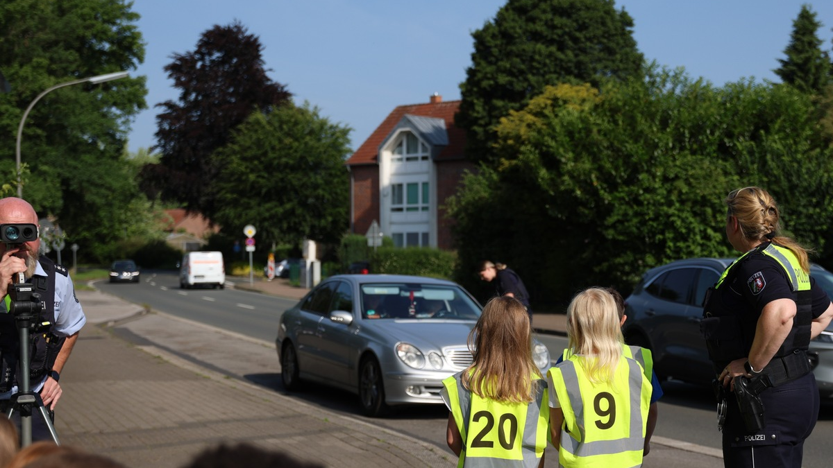 POL-RE: Dorsten: Dank- und Denkzettel für einen sicheren Schulweg - Foto: presseportal.de