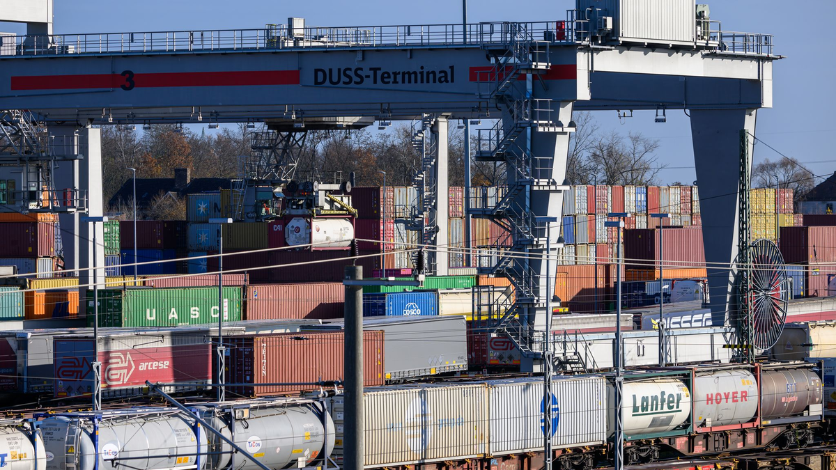 Die Bundesregierung plant große Investitionen in die Verkehrsinfrastruktur. (Symbolbild) - Foto: Hendrik Schmidt/dpa