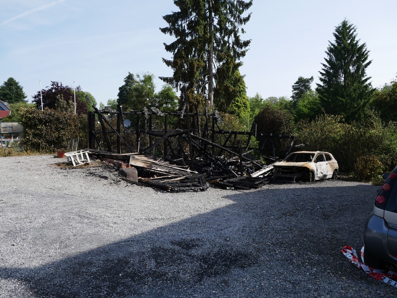 POL-RBK: Wermelskirchen - Brand eines Pkw mit hohen Folgeschäden - Foto: presseportal.de