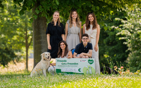 Unterstützung für mehr Inklusion: Fressnapf überreicht 92.250,15 Euro-Spende an VITA e.V. Assistenzhunde - Foto: presseportal.de