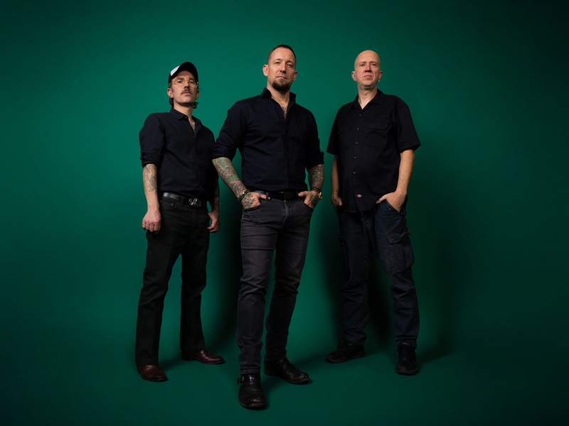 Die dänische Metal-Band Volbeat eroberte Platz eins der Charts. - Foto: Brittany Bowman/Universal Music/dpa
