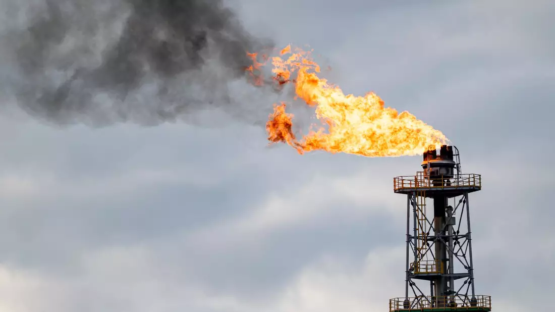 Kann sich der Konflikt auf die Versorgung mit Öl und Gas auswirken? (Symbolbild)  - Bild: Fabian Sommer/dpa