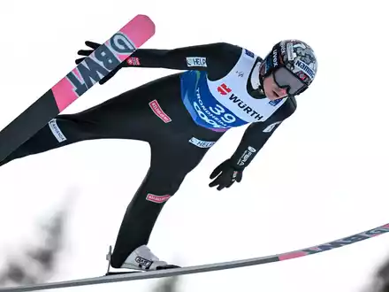 Der Norweger Marius Lindvik war bei der WM disqualifiziert worden. - Foto: Hendrik Schmidt/dpa